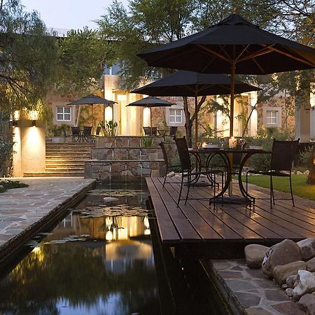 Village Executive Suites Windhoek Extérieur photo