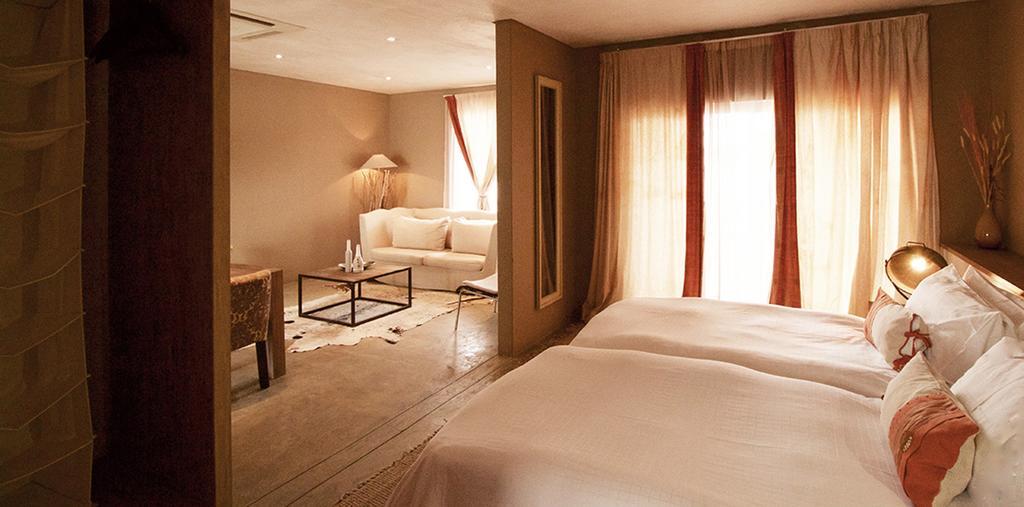 Village Executive Suites Windhoek Extérieur photo