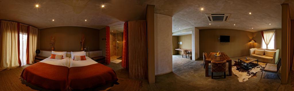 Village Executive Suites Windhoek Extérieur photo