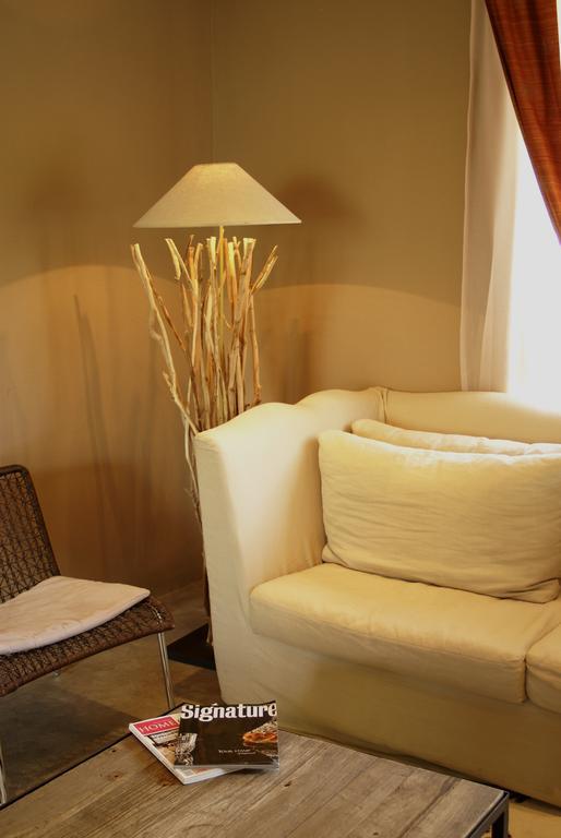 Village Executive Suites Windhoek Extérieur photo