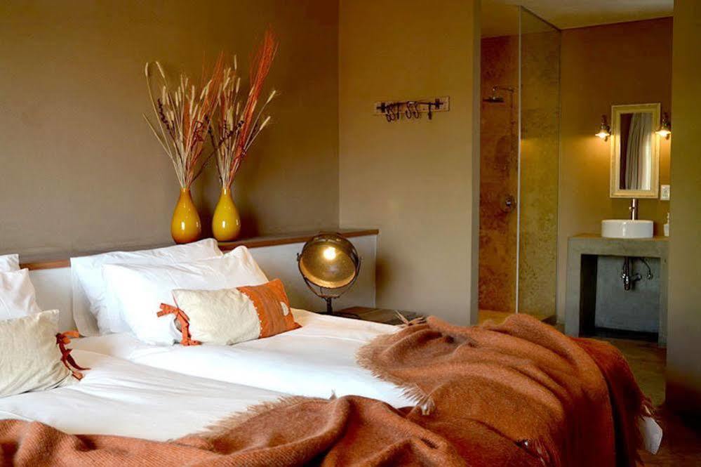 Village Executive Suites Windhoek Extérieur photo